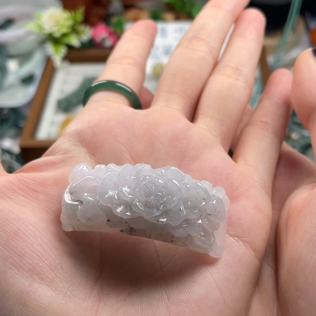 曦****翡翠未镶嵌吊坠(不含链)