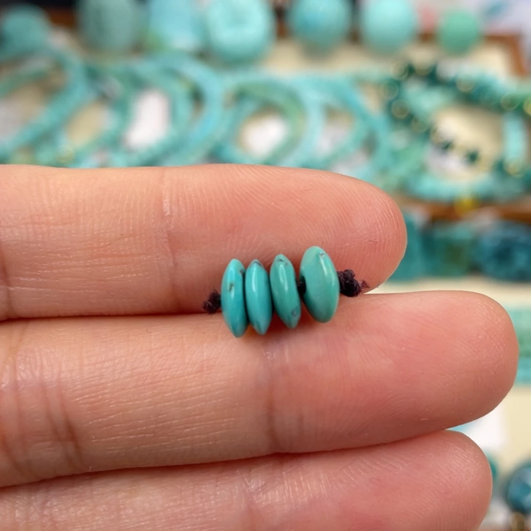 绿松石未镶嵌颈饰