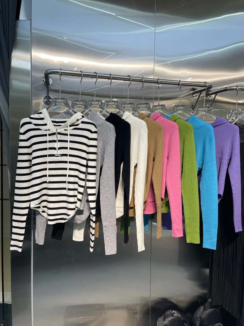 现【小云姐】带帽针织上衣070335