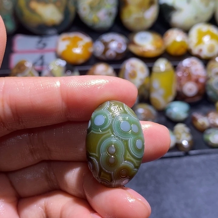 玛瑙/玉髓未镶嵌珠宝半成品49