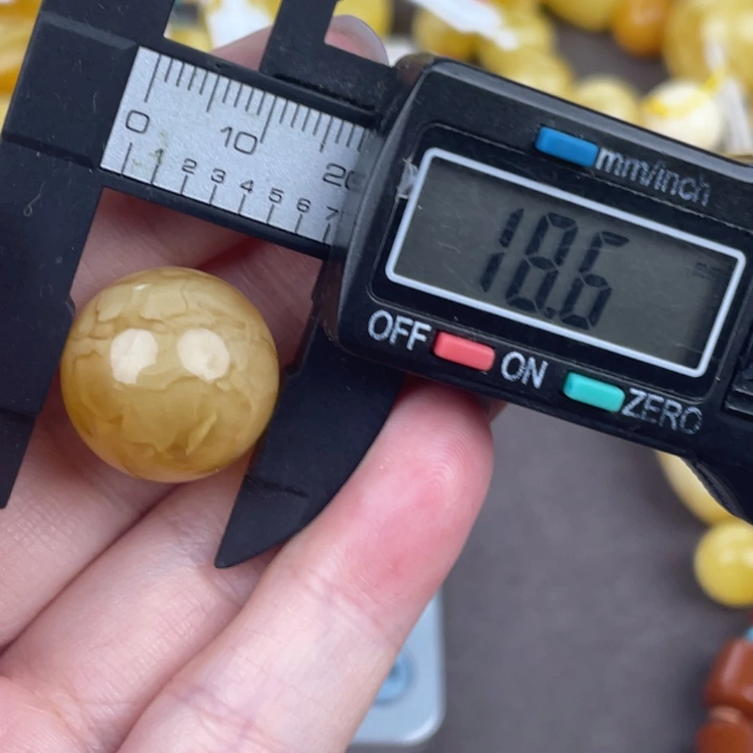 未镶嵌琥珀裸石蜜蜡525