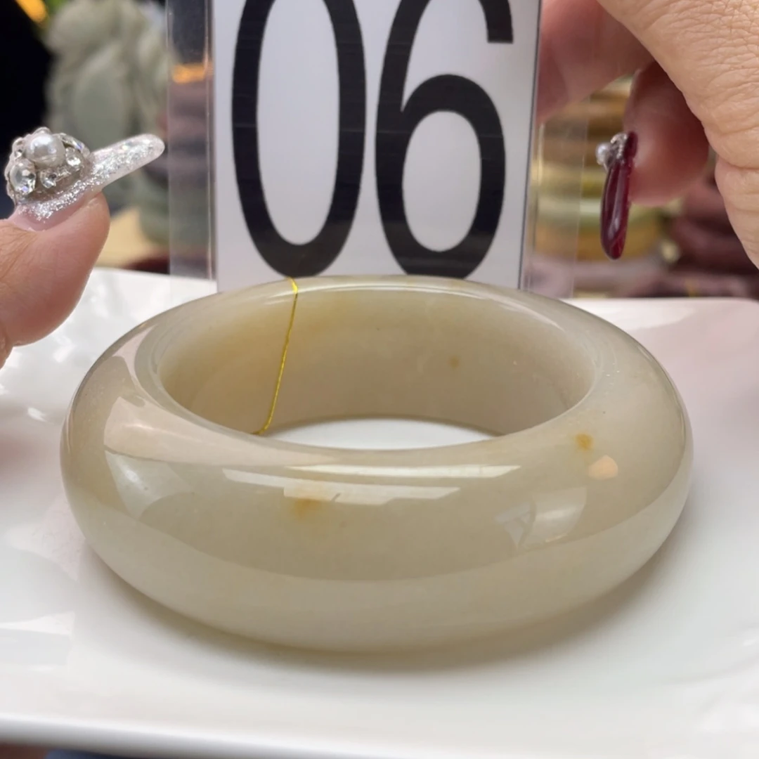 【闪购商品】石英质玉手镯未镶嵌