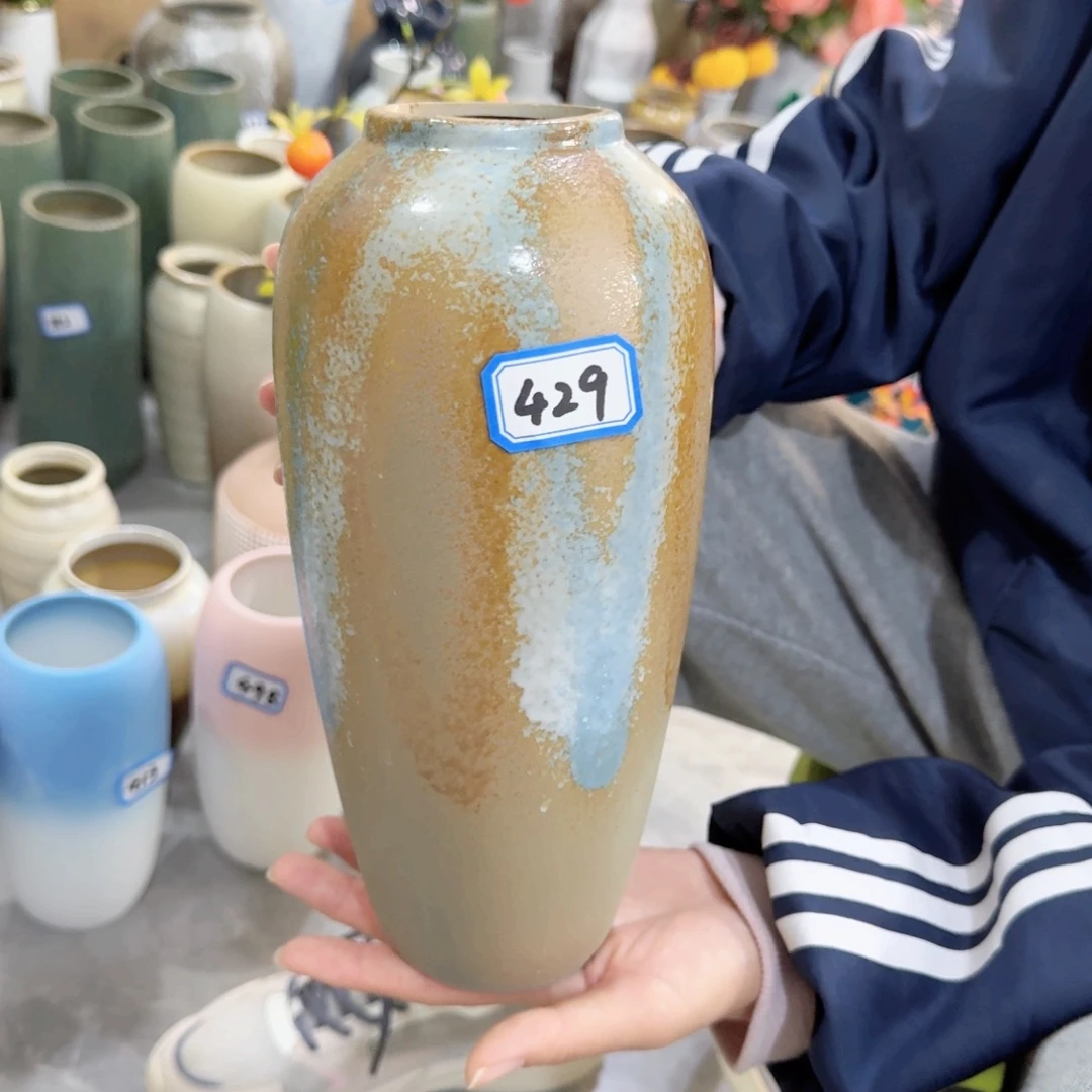 429号陶瓷高25厘米微瑕一个