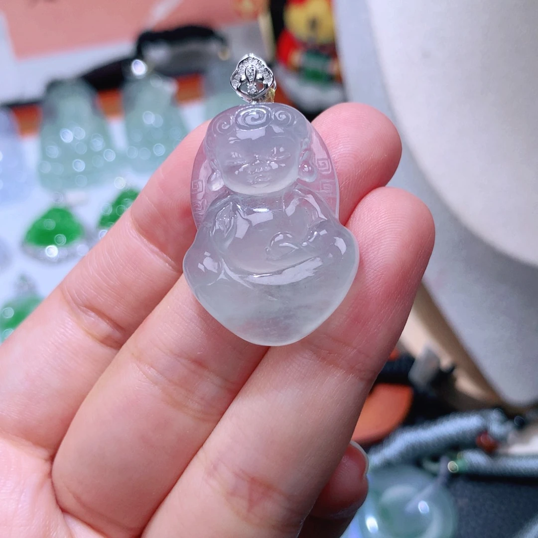 颈饰18K金镶嵌翡翠宝宝观音