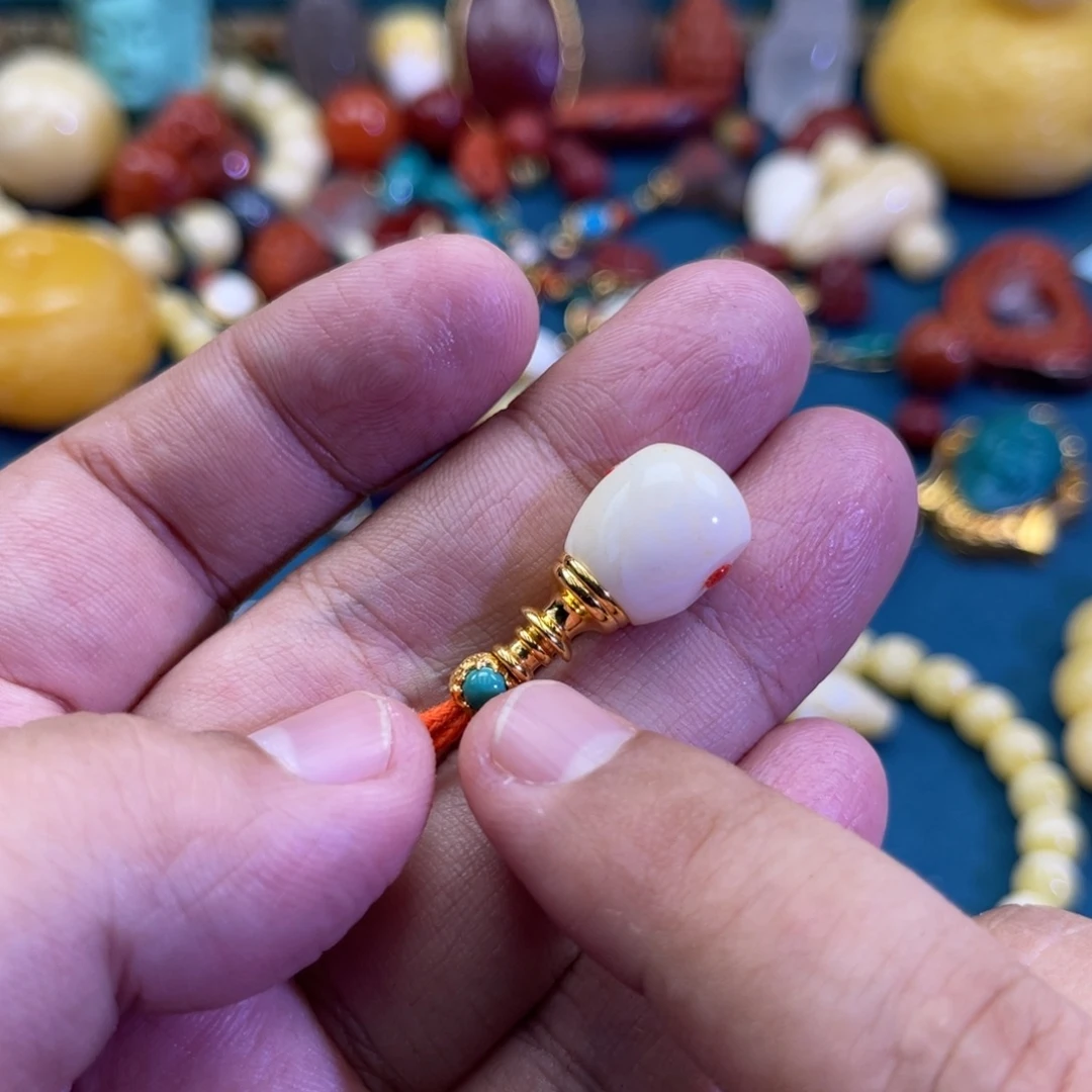 琥珀18K金镶嵌珠宝奇石57