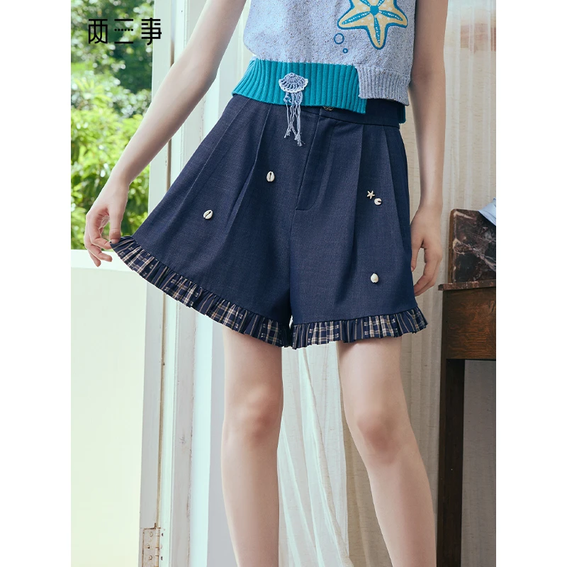 两三事 蓝屿贝络 2025夏季新款平纹螺装饰格子布拼接短裤女宽松