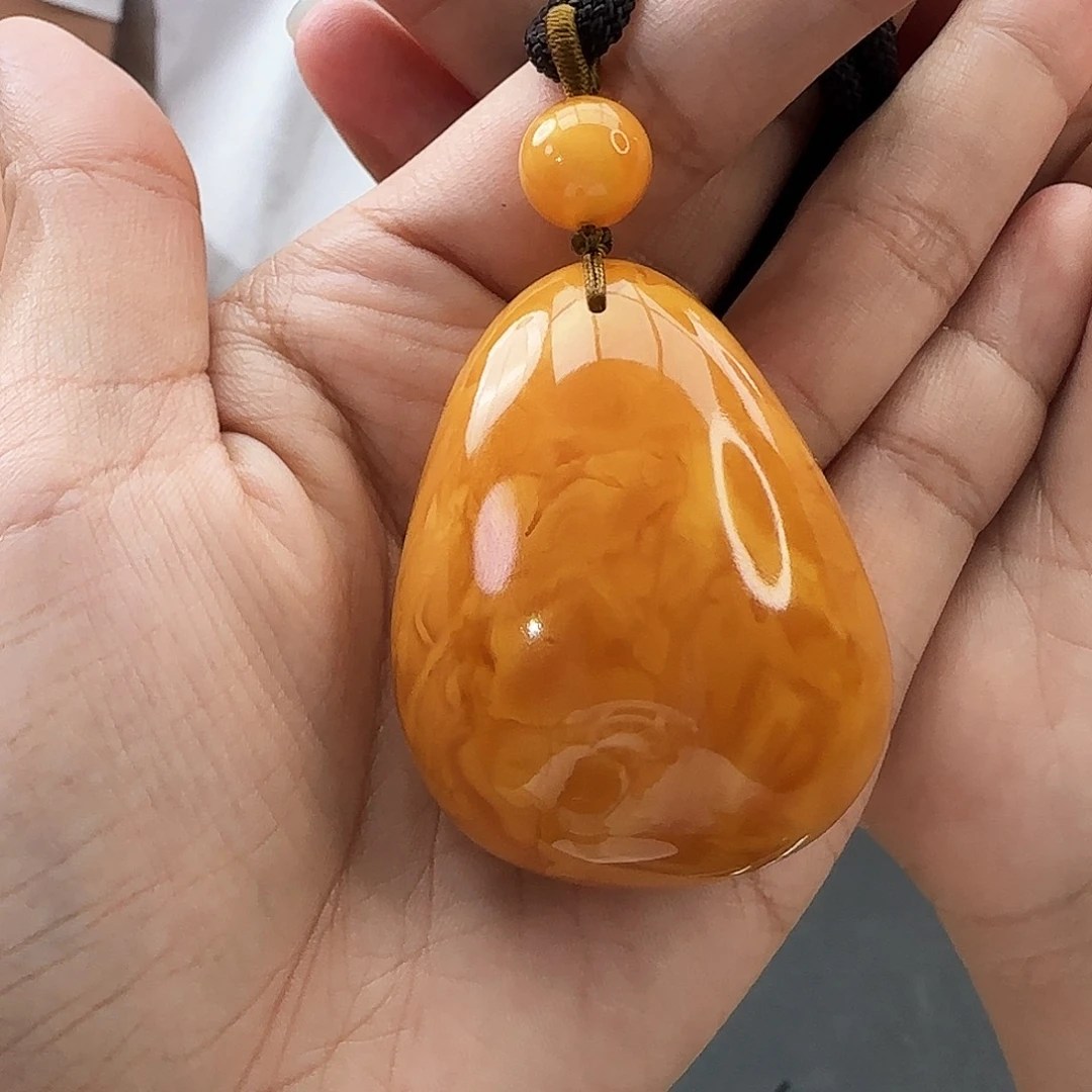 未镶嵌颈饰琥珀吊坠