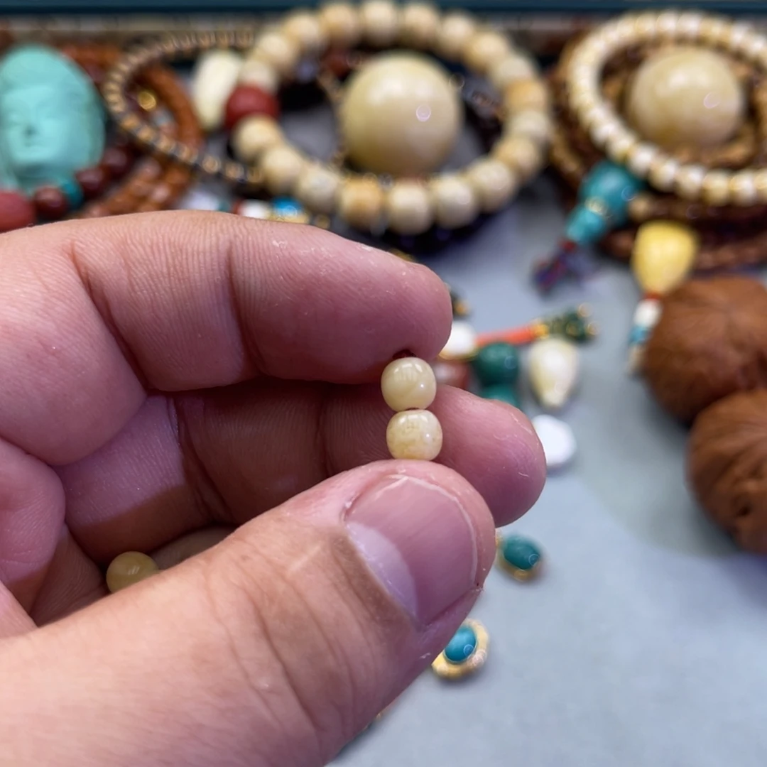 琥珀未镶嵌珠宝奇石31