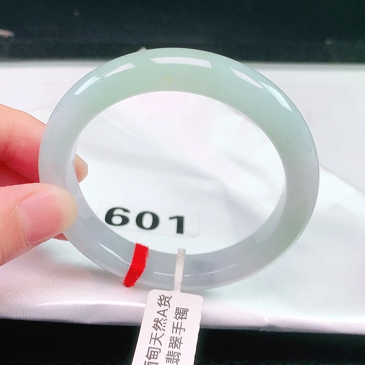 翡翠未镶嵌手镯601