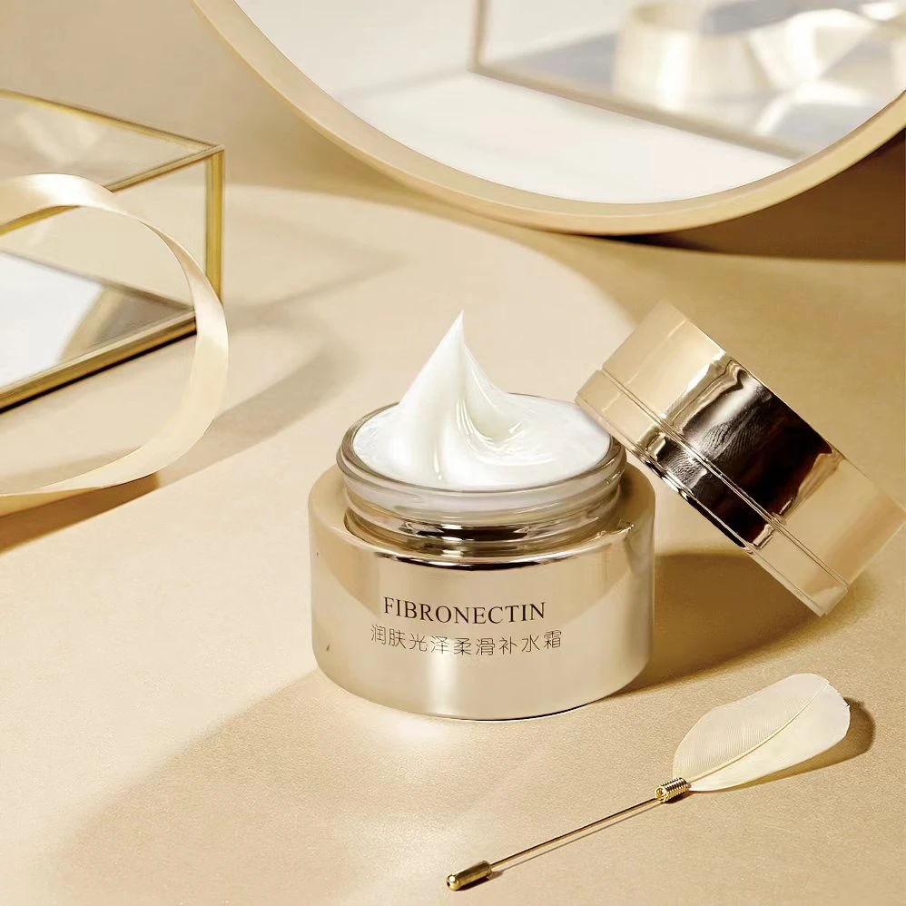 特露白润肤光泽柔滑补水霜