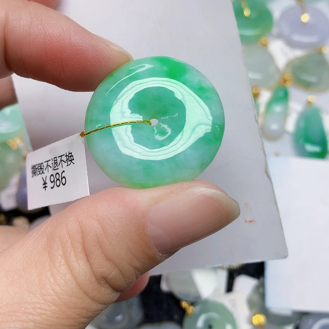 翡翠未镶嵌颈饰3467789