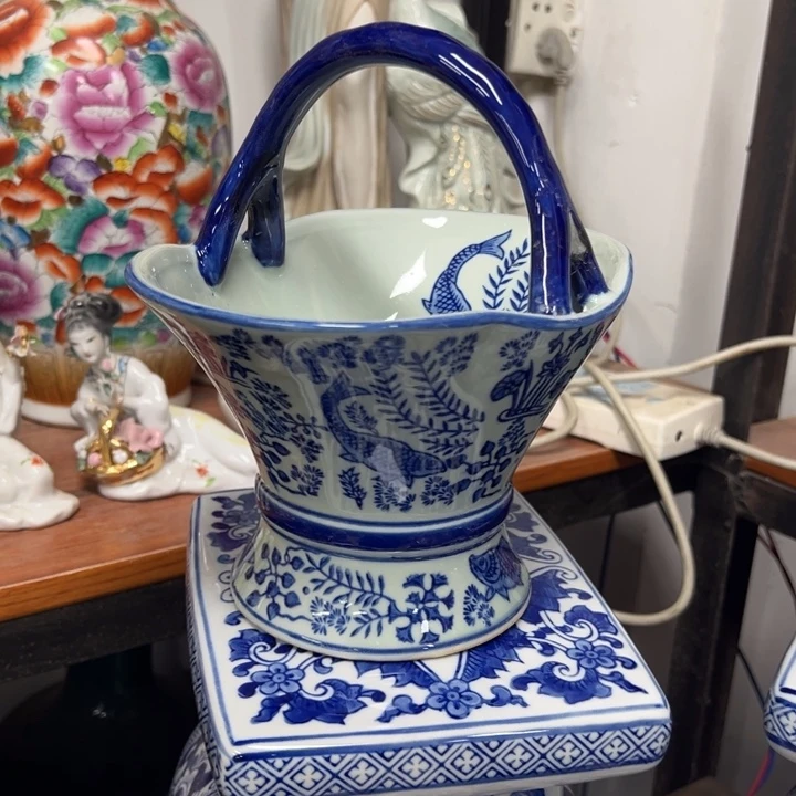 瓷片微瑕瑕瑕瑕。。。。？。。。