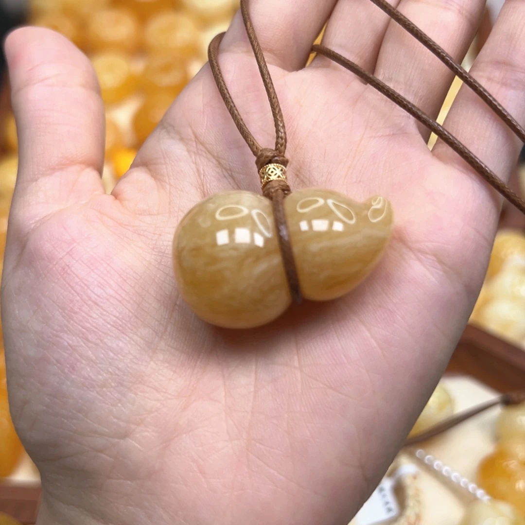 琥珀颈饰未镶嵌蜜蜡