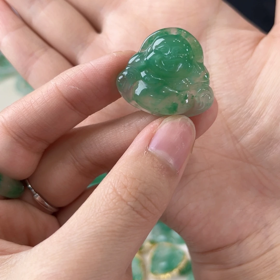 颈饰未镶嵌石英质玉