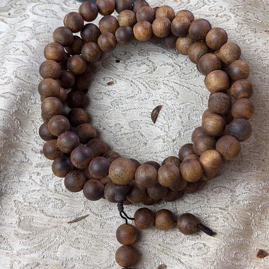 沉香手串佳1.1沉水浮67克多样性发一沉香手串