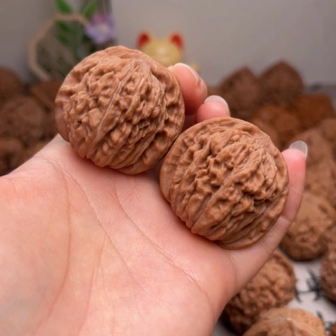 吊坠文玩核桃40四座楼有点黄尖