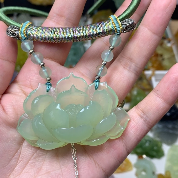 蛇纹石玉合金颈饰