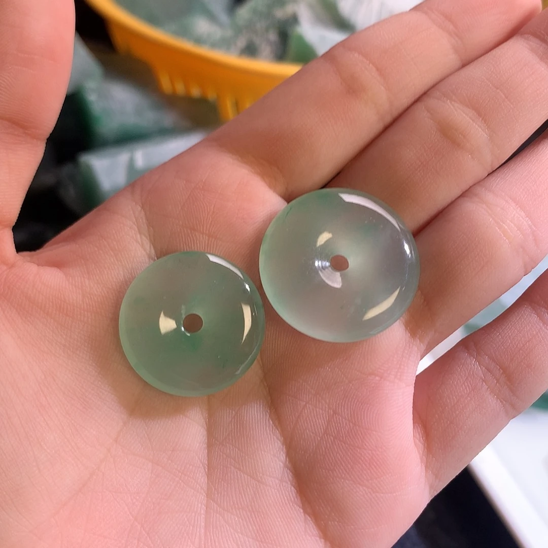 石英质玉未镶嵌珠宝半成品哇*嘿