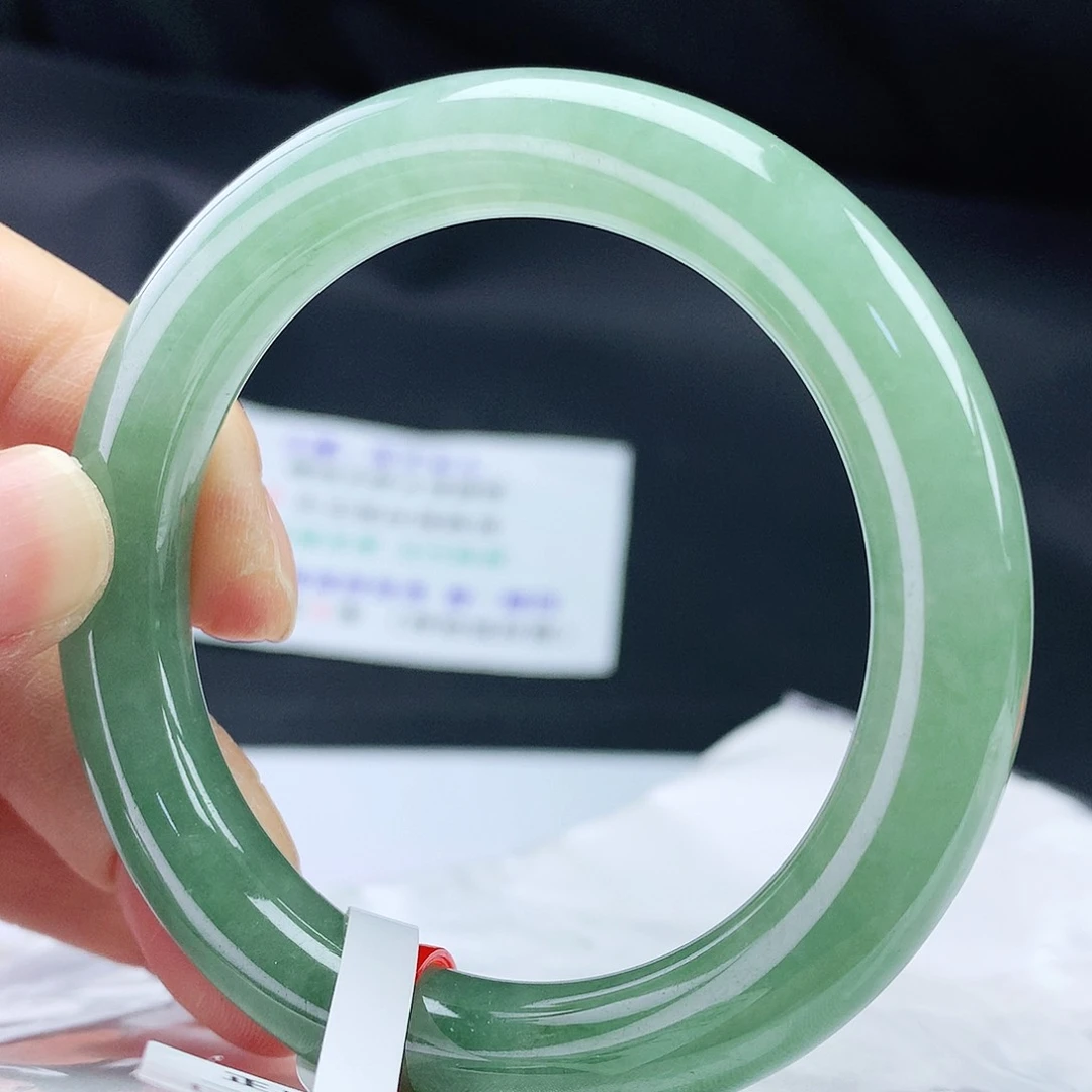 翡翠手镯未镶嵌52胖