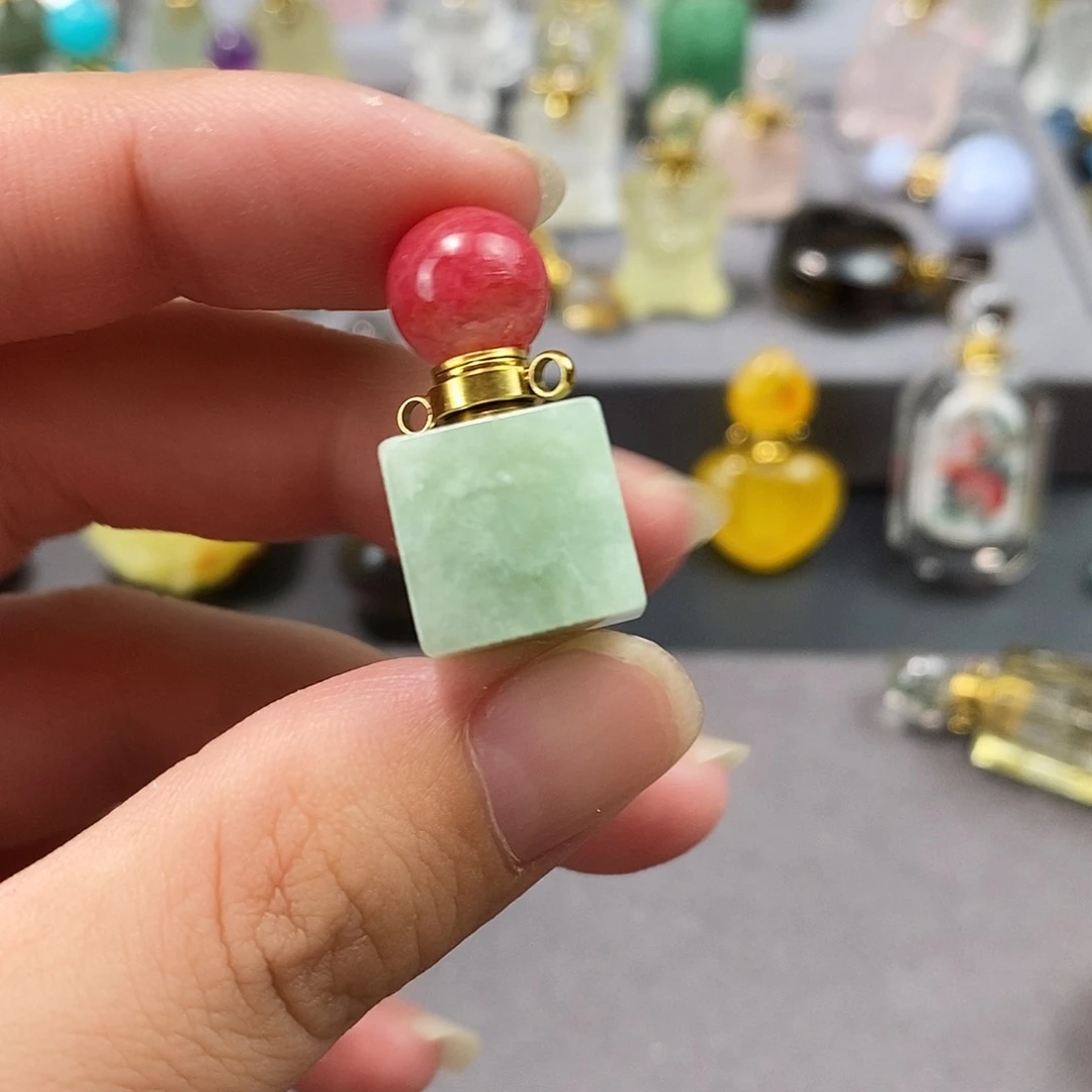 神***杀合金查罗石颈饰香水瓶