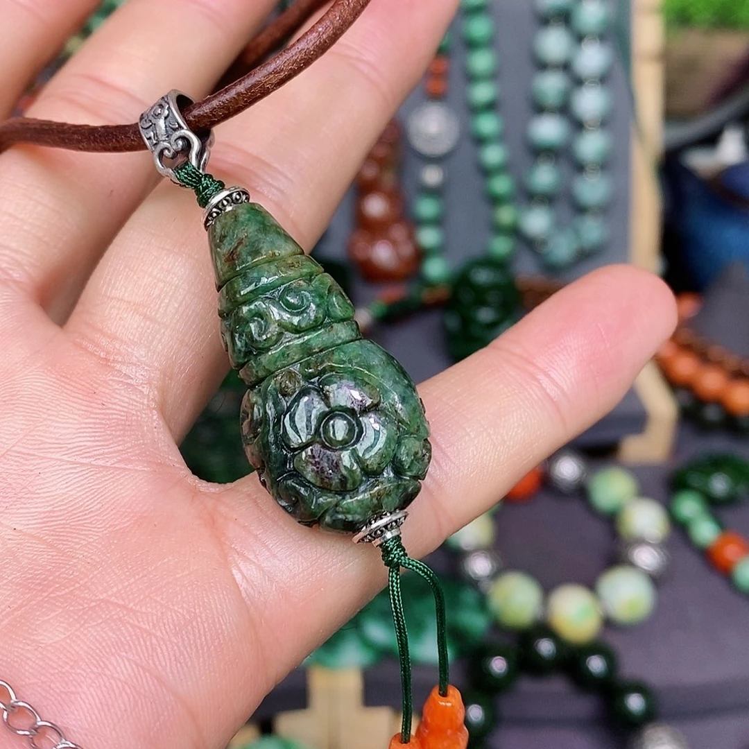 翡翠手链未镶嵌漂亮美眉