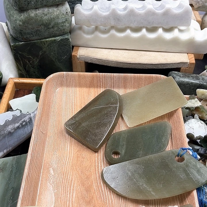 和田玉（糖玉）未镶嵌挂件