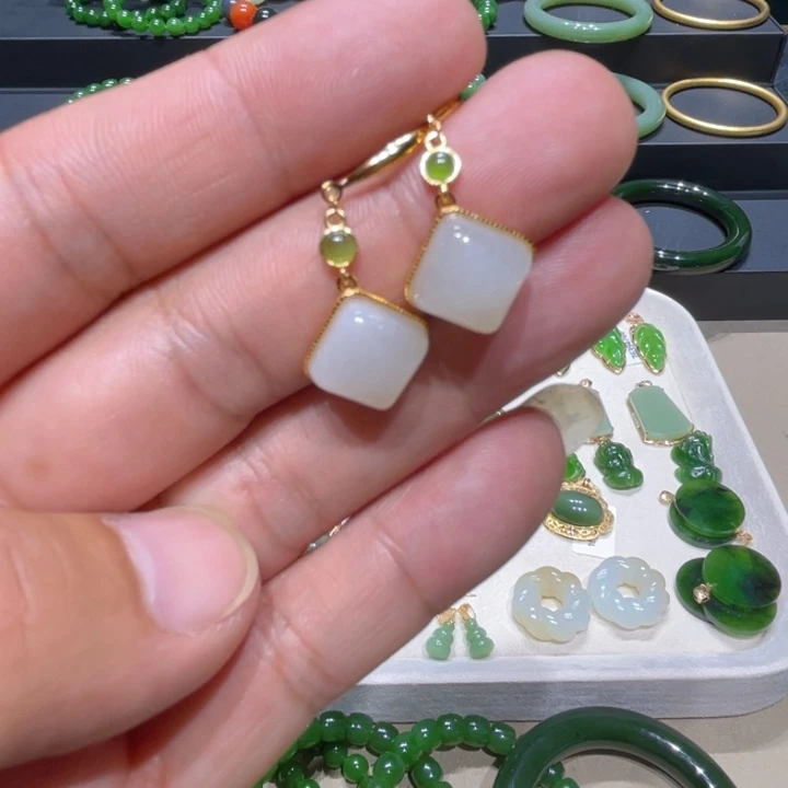 和田玉（碧玉）未镶嵌手链