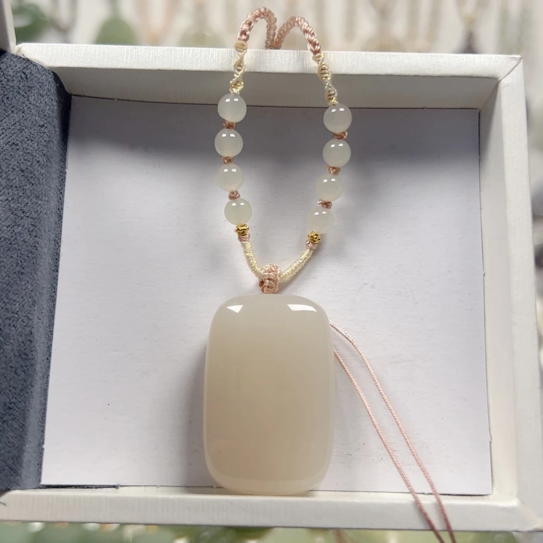 颈饰未镶嵌和田玉