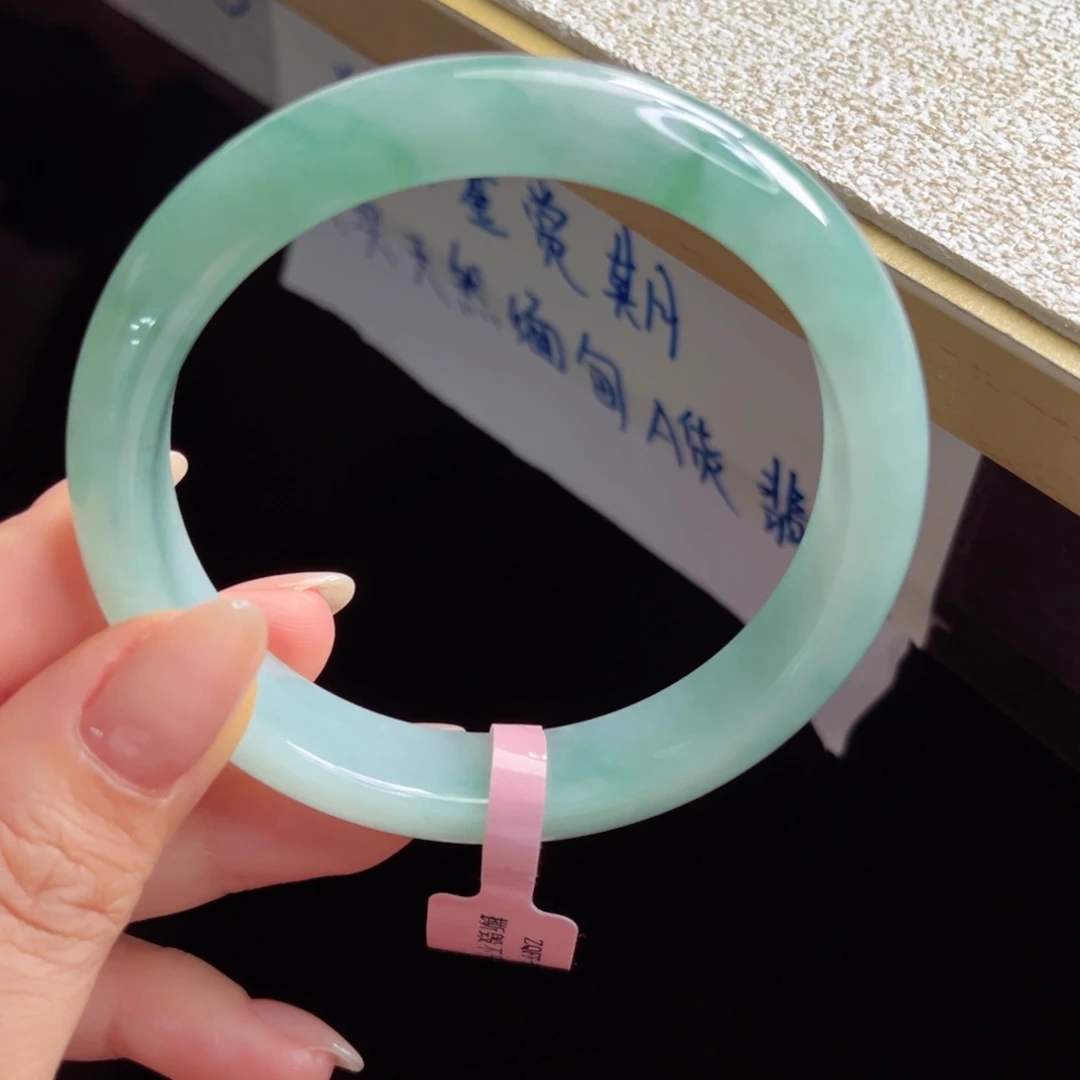 未镶嵌手镯翡翠手镯