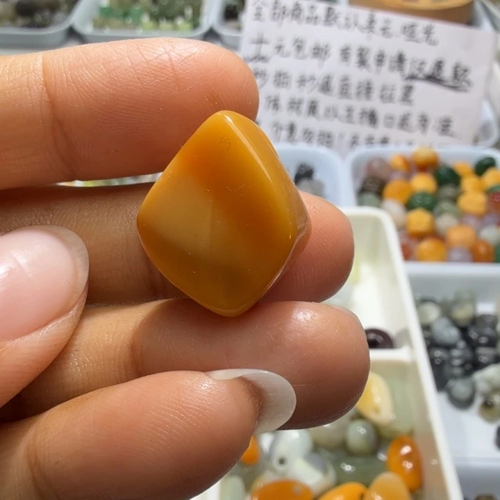 和田玉未镶嵌珠宝奇石