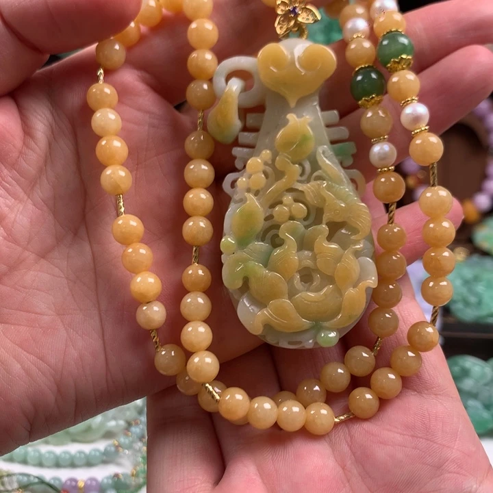 翡翠未镶嵌颈饰吊坠