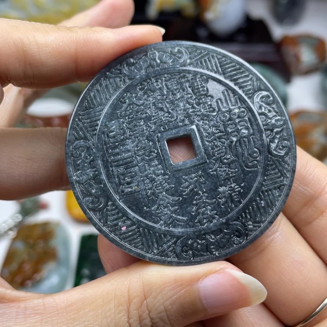 翡翠未镶嵌颈饰牌子