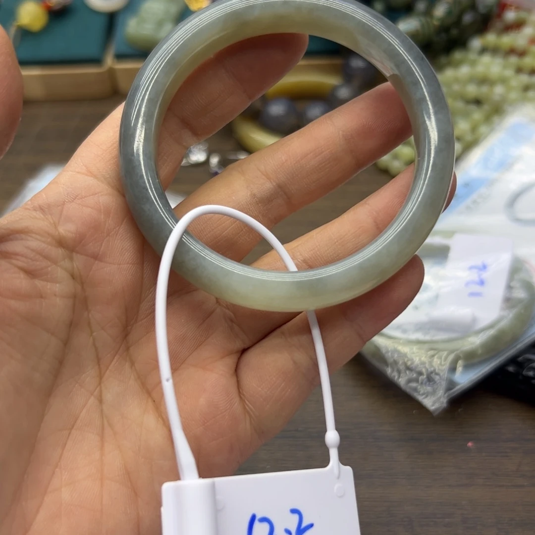 和田玉未镶嵌手镯59.5圈围1682