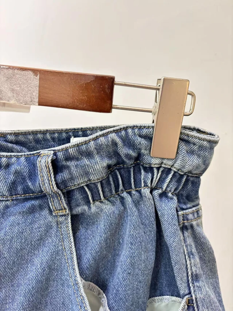 [轻奢] 女款时尚百搭休闲蓝色短裤 ZK588