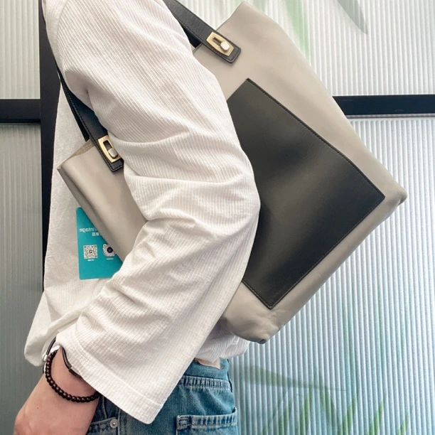 95新 Balenciaga/巴黎世家 【涛】24AD03 黑白色单肩托特包