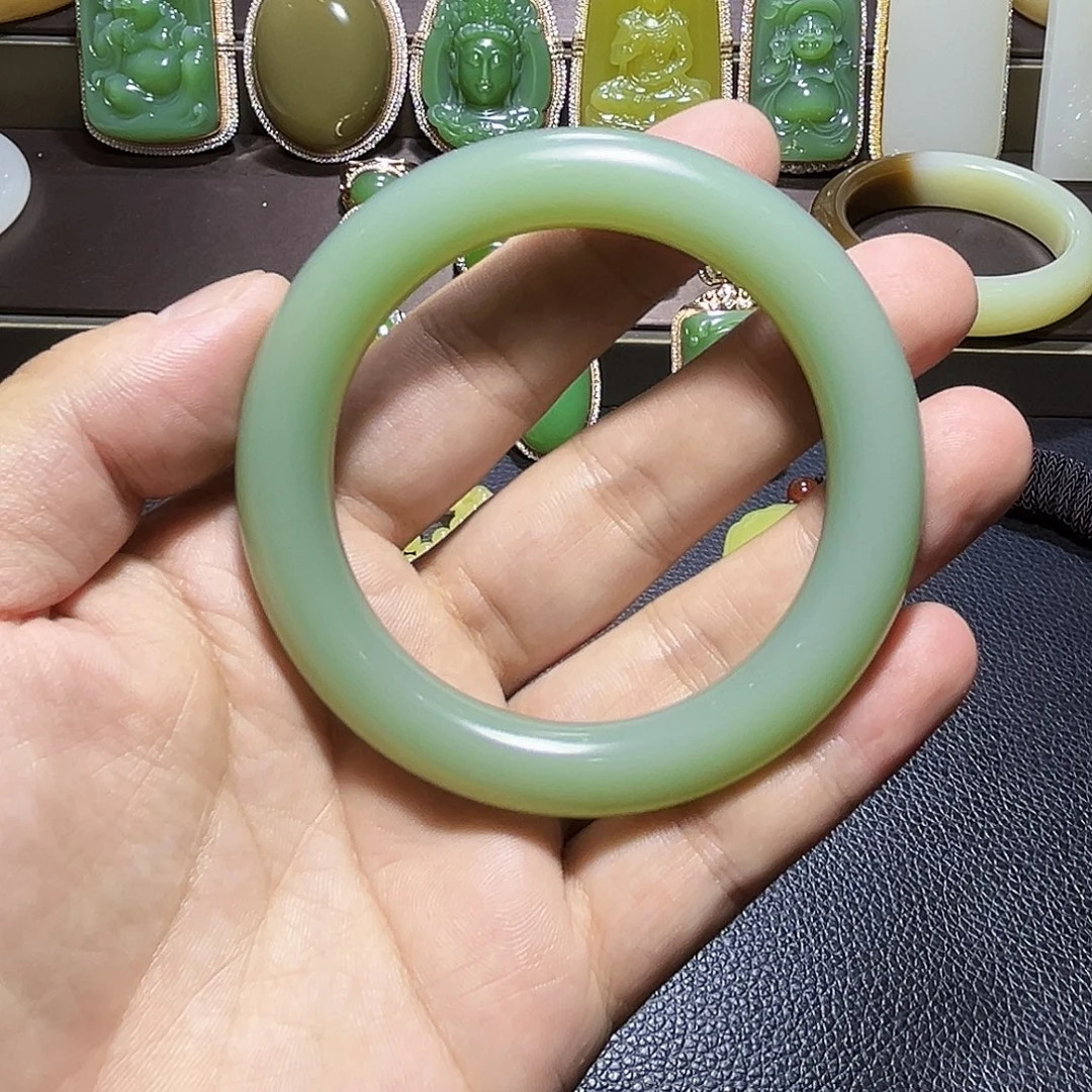 澄***心未镶嵌手镯和田玉