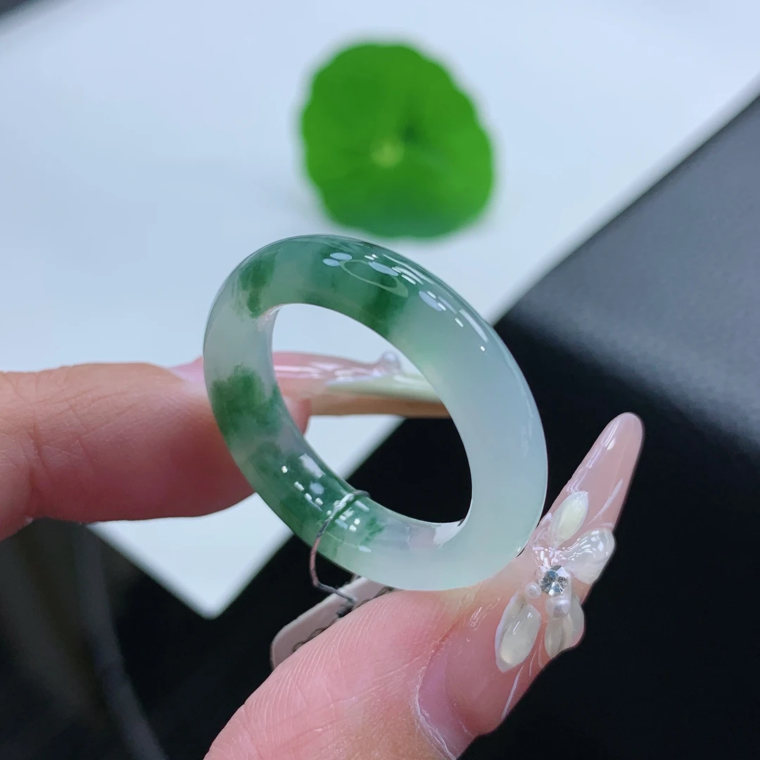24-25号 冰种飘绿花翡翠戒指 缅甸天然A货 尺寸20.5-5.7-4.3mm