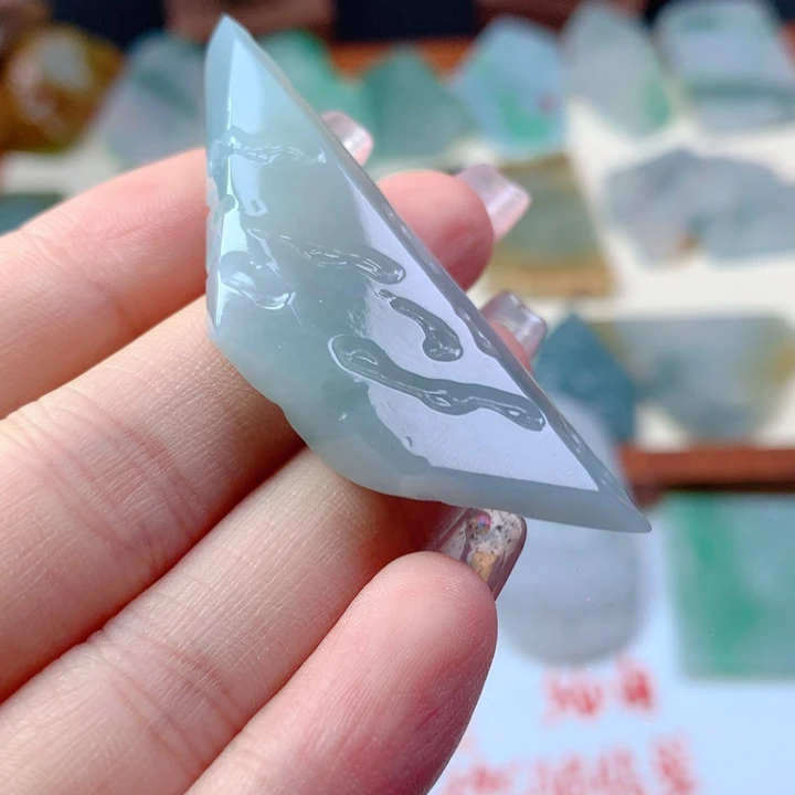 颈饰未镶嵌翡翠好