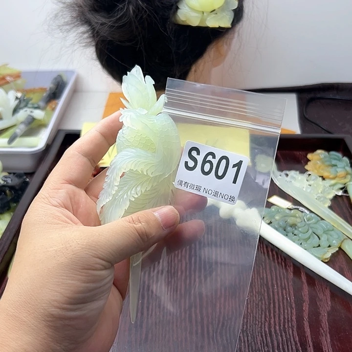 蛇纹石玉发饰合金螃***走