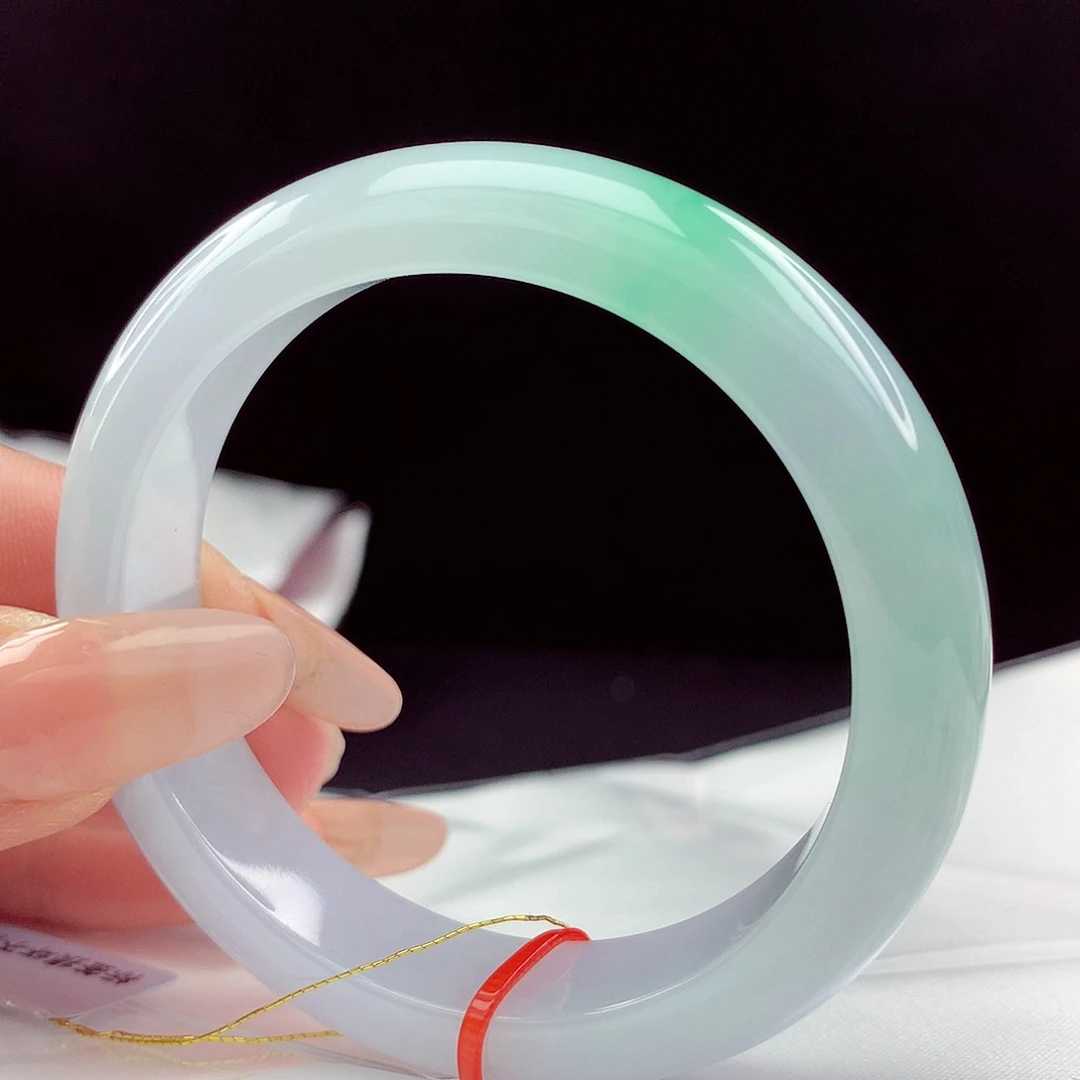 尚***姐翡翠手镯未镶嵌53圈737