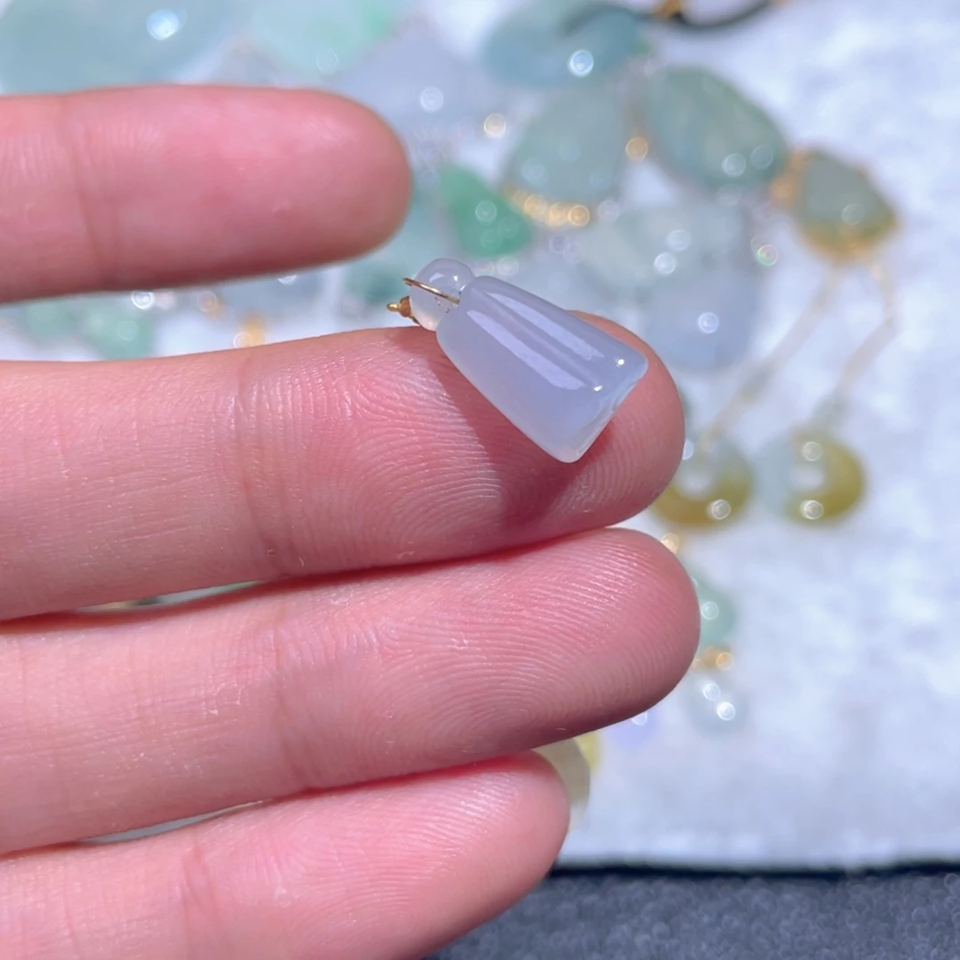 翡翠18K金镶嵌颈饰翡翠