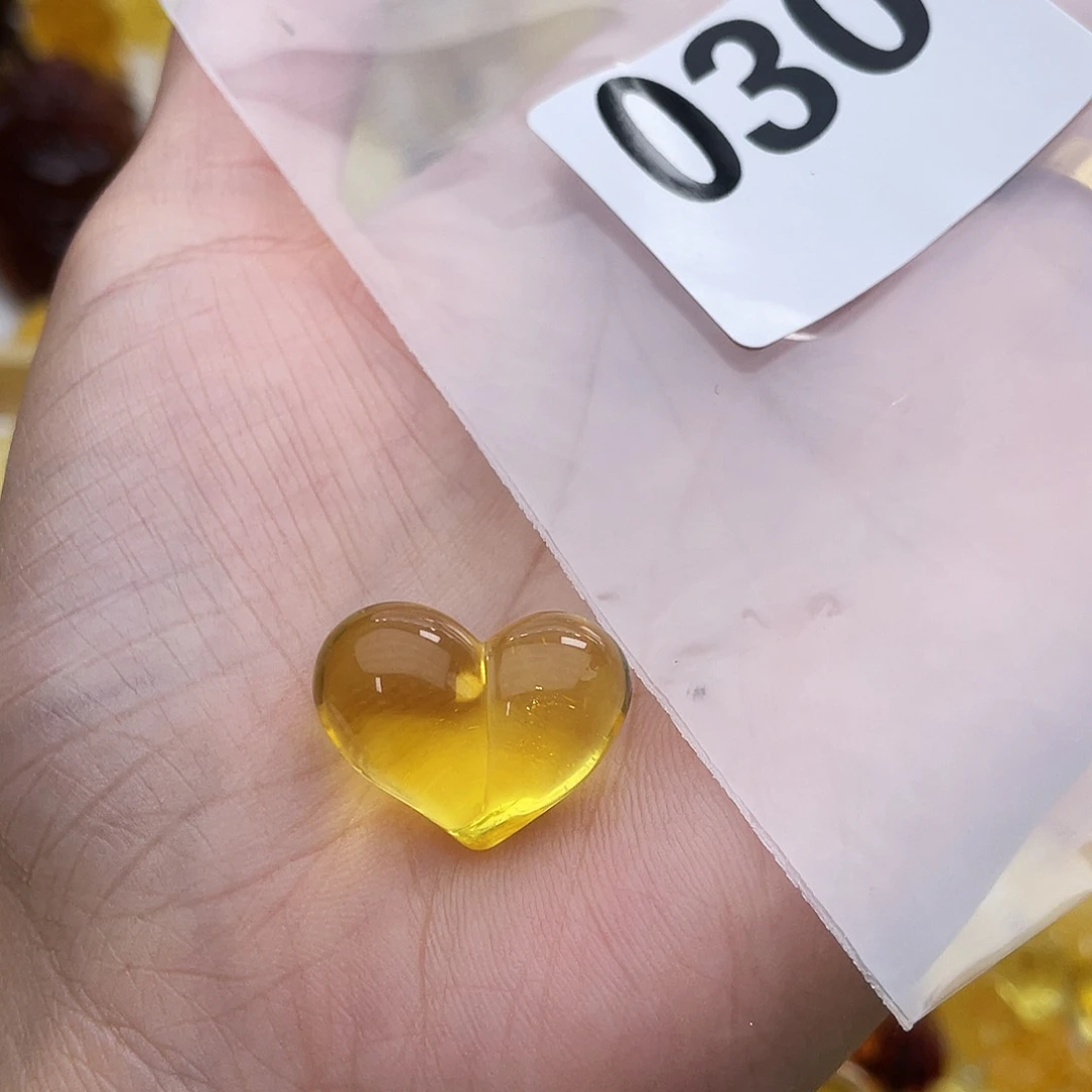 琥珀吊坠(赠链)未镶嵌