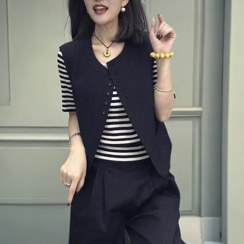 欧货时尚圆领单排扣西装马甲女2025春秋季新款设计感显瘦外套马夹