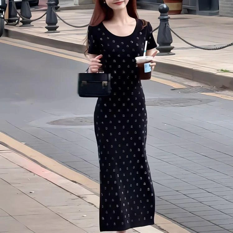 高端精致气质双开叉短袖连衣裙女2025夏季新款修身显瘦收腰包臀裙