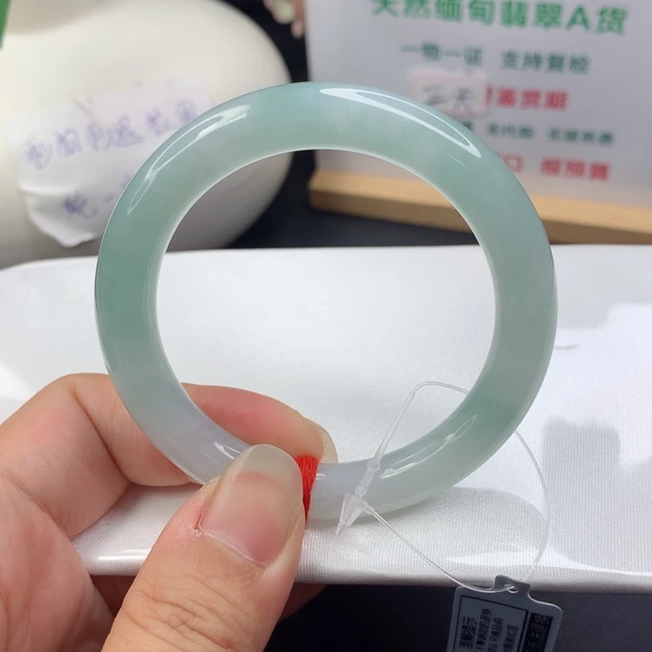 未镶嵌手镯（圆镯）翡翠5051