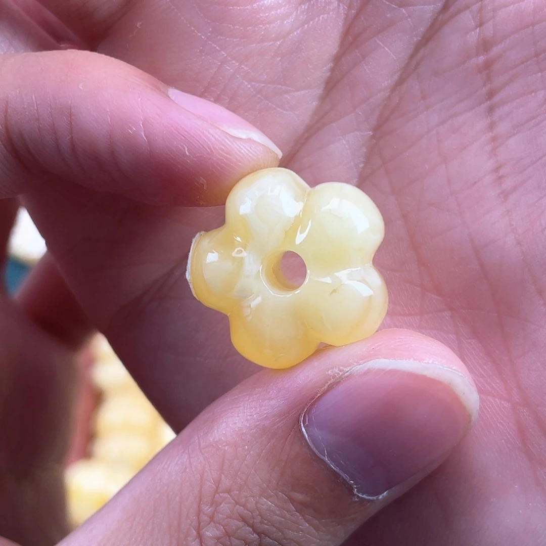 琥珀裸石未镶嵌蜜蜡