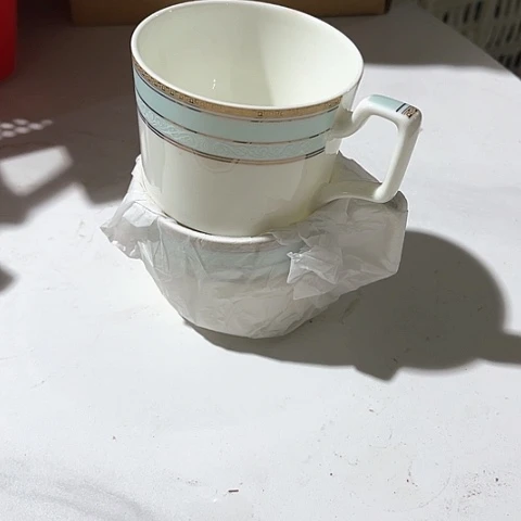 微瑕，不能明火，口径8高度6，2个杯子