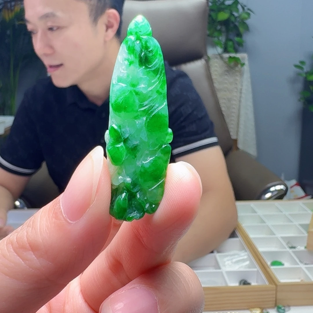 翡翠未镶嵌吊坠(不含链)天然