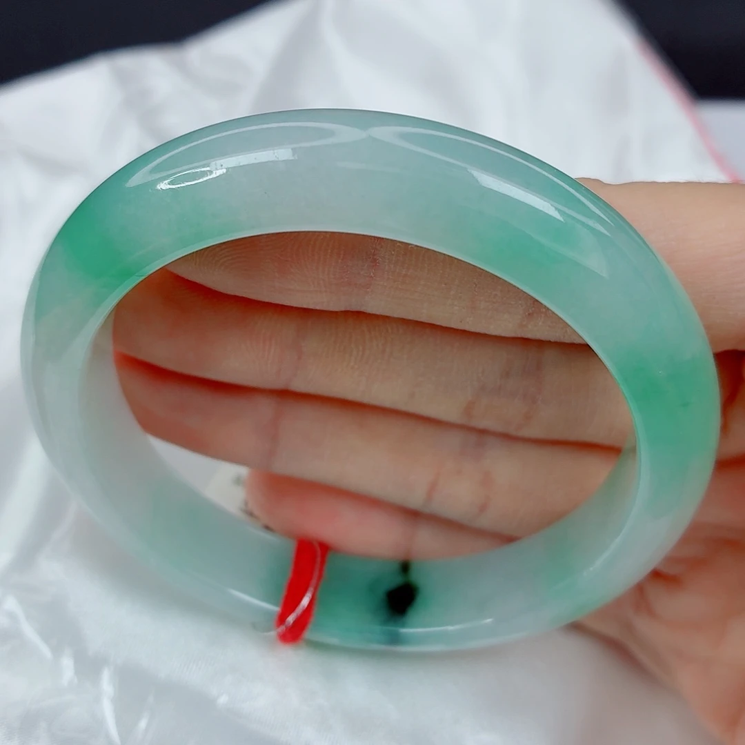 翡翠未镶嵌手镯56正圈，胶润秀气甜阳绿，细纹，强推