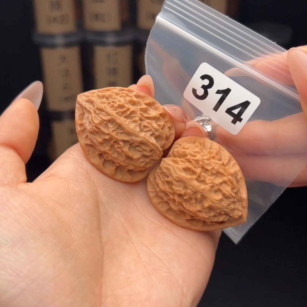 吊坠文玩核桃金牛38